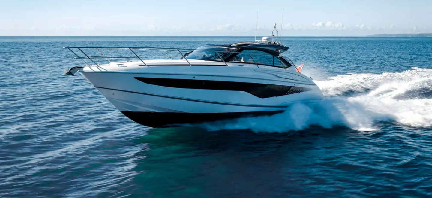 Яхта Princess V40 – Pearl