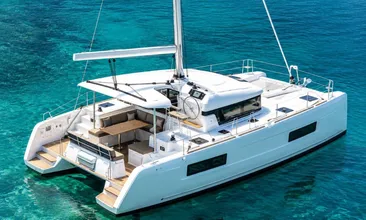 Catamaran Lagoon 450F – Azure